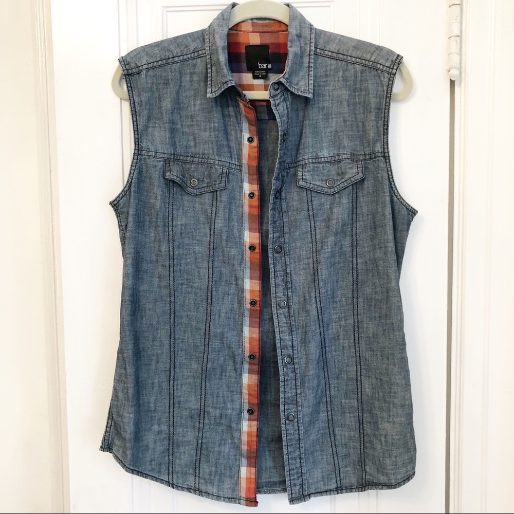 Bar III snap front sleeveless chambray top with plaid lining grunge size small